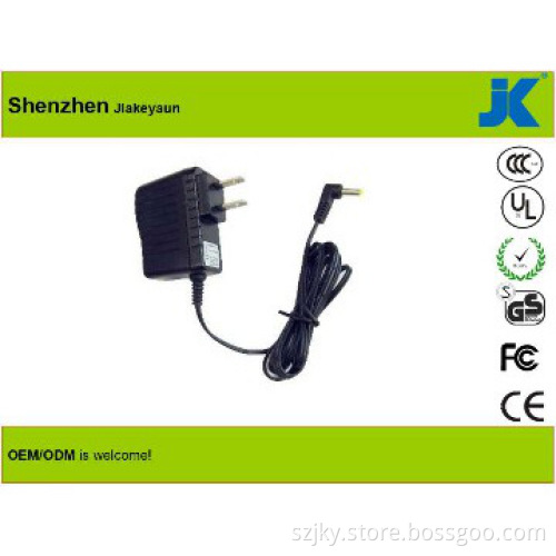 solar laptop charger 12V1A UA